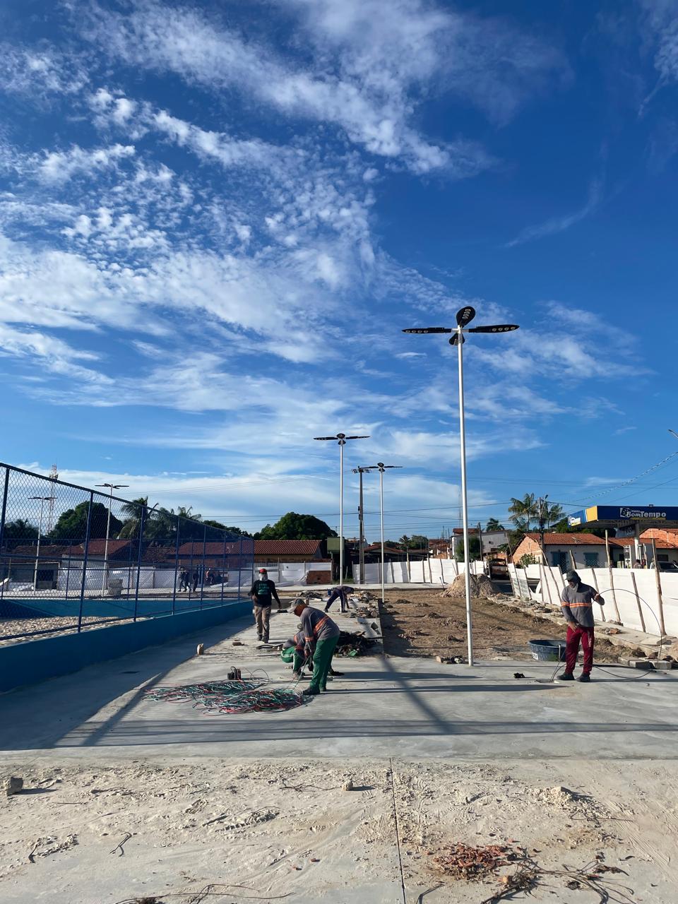 Luminárias LED em funcionamento